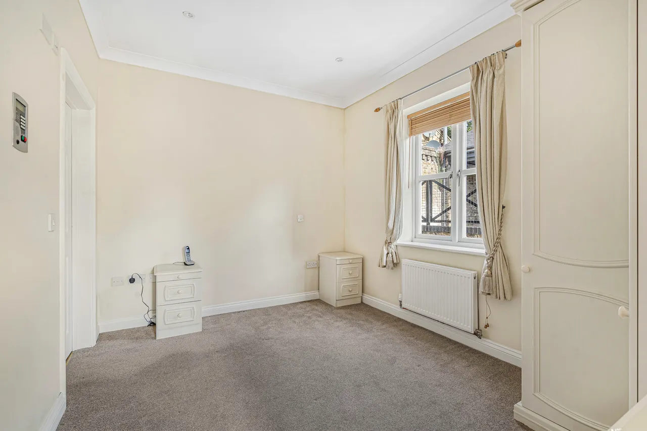 Alexandra Road, Aldershot, GU11, photo 7