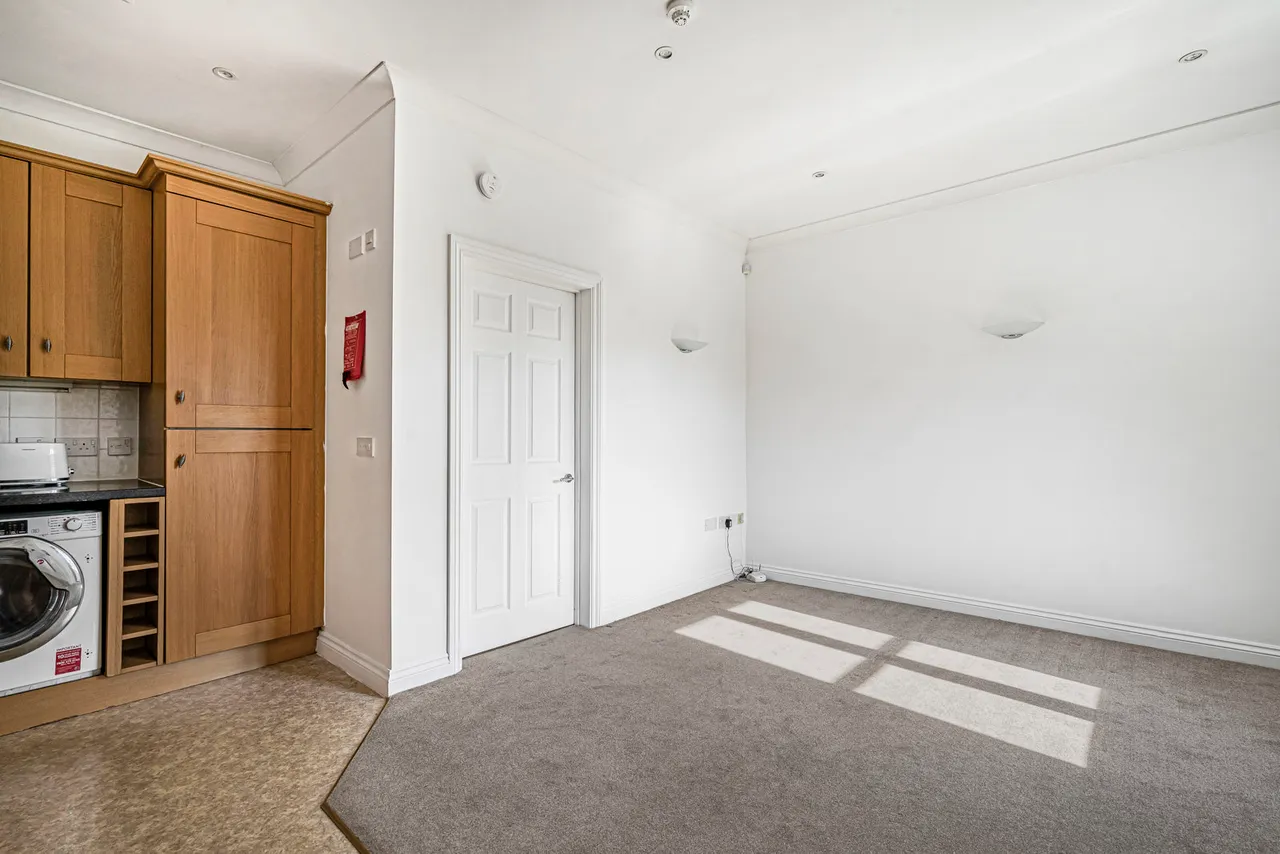 Alexandra Road, Aldershot, GU11, photo 13