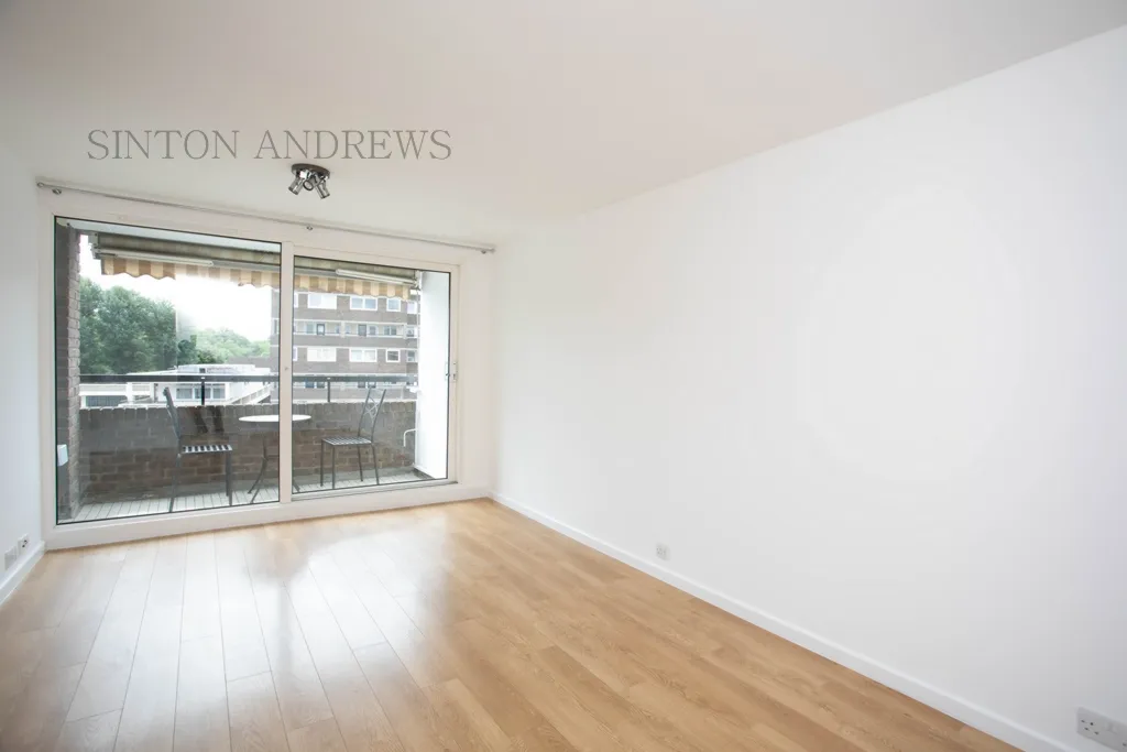 Justin Close, Numa Court, photo 3