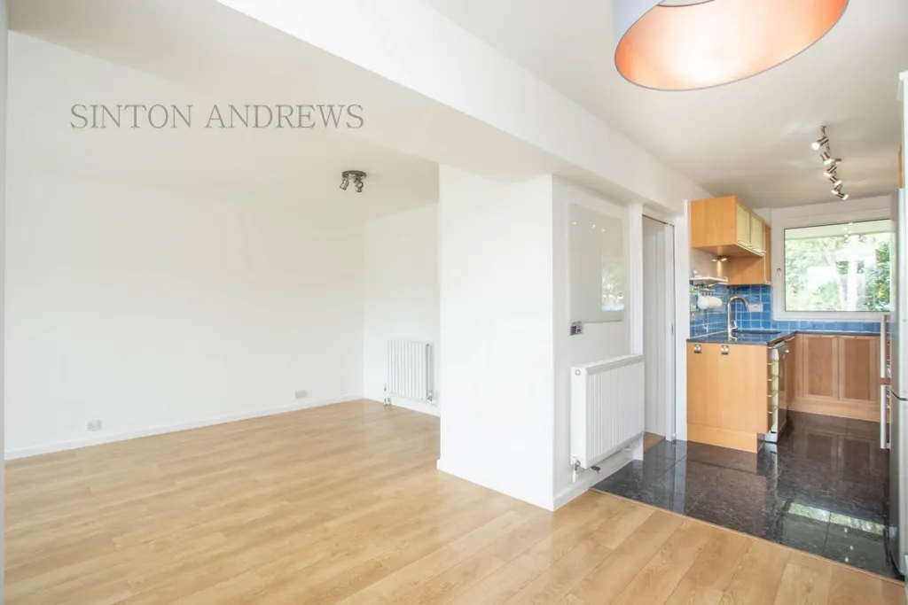 Justin Close, Numa Court, photo 6