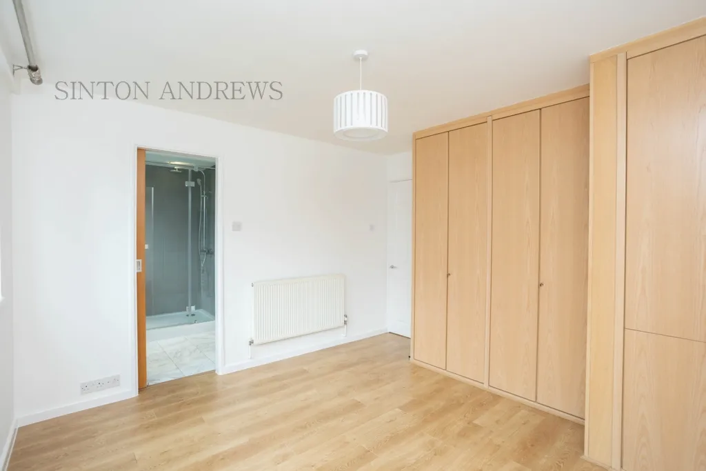 Justin Close, Numa Court, photo 8
