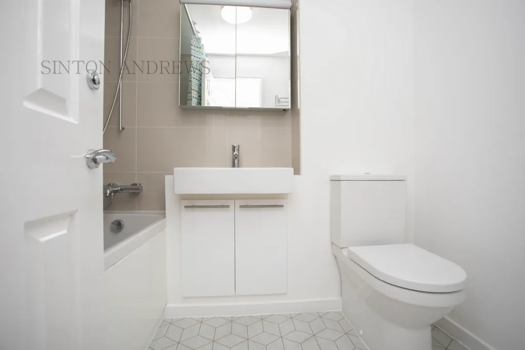 Justin Close, Numa Court, photo 12