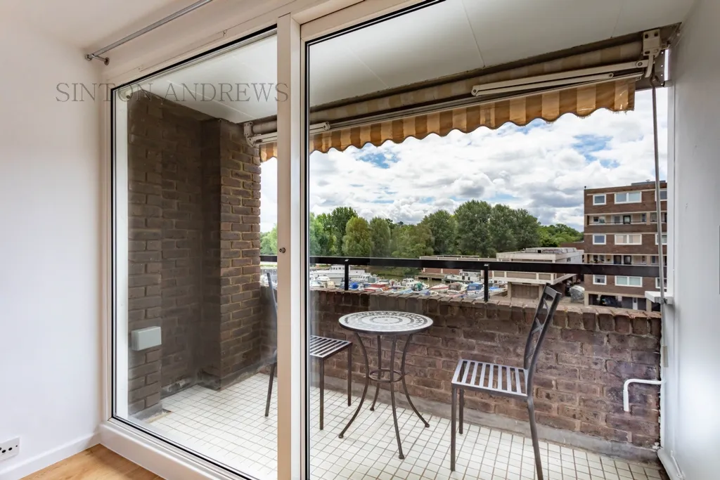 Justin Close, Numa Court, photo 5