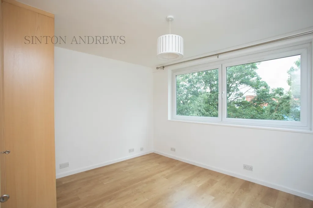 Justin Close, Numa Court, photo 9