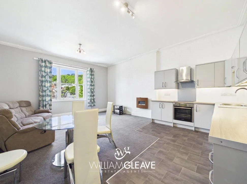 2 bed flat to rent, Mostyn Street, Llandudno, LL30