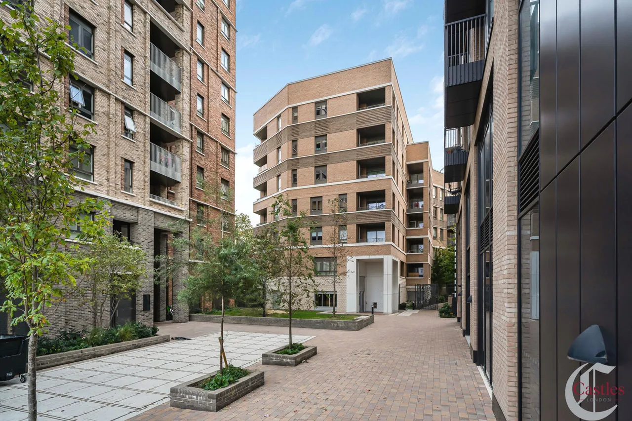 2 bed flat for sale, Brook Road, N8