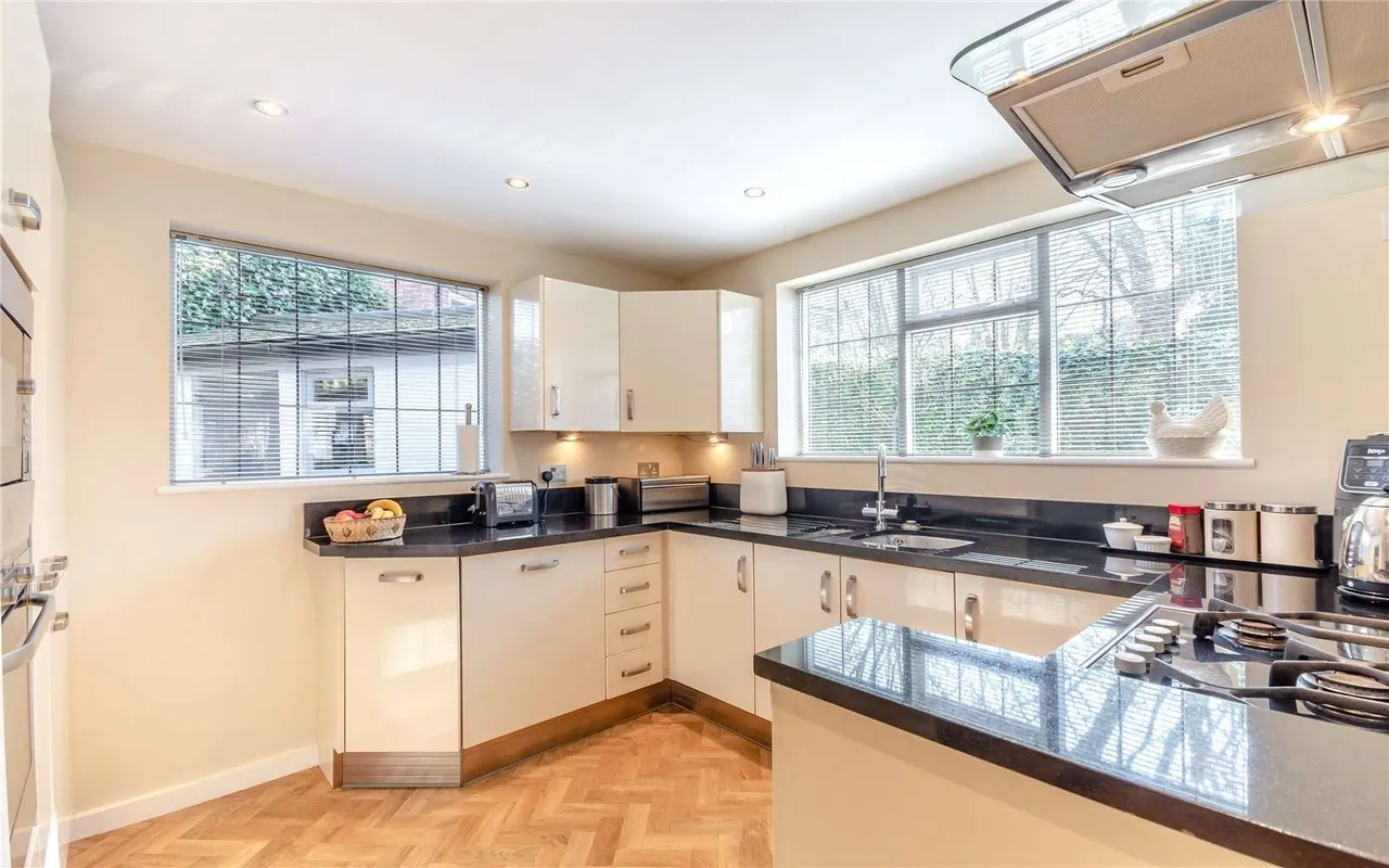 Tavistock Drive, Mapperley Park, Nottingham, NG3 5DU, photo 8