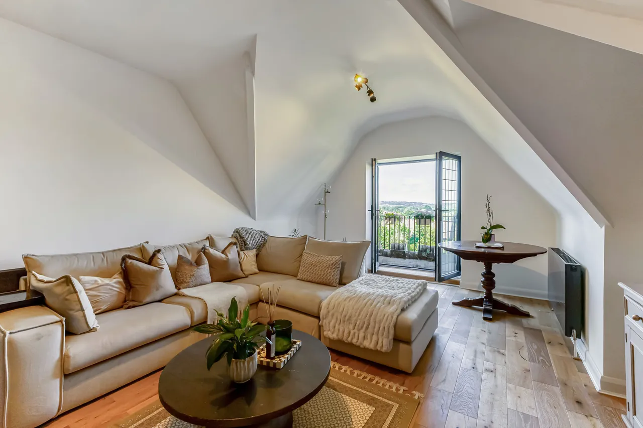 1 bed flat for sale — High Hilden Close, Tonbridge, TN10
