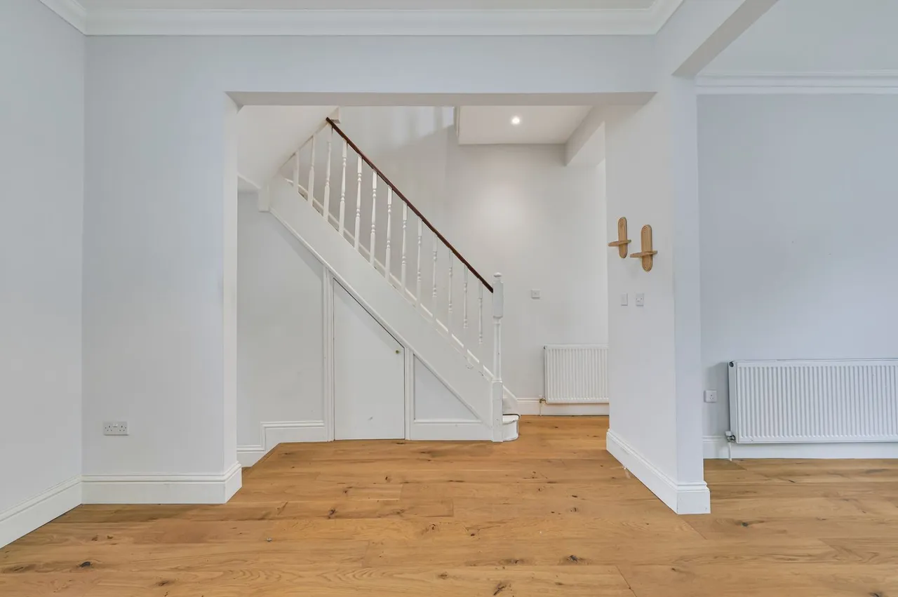 Balfern Street, London, SW11, photo 11