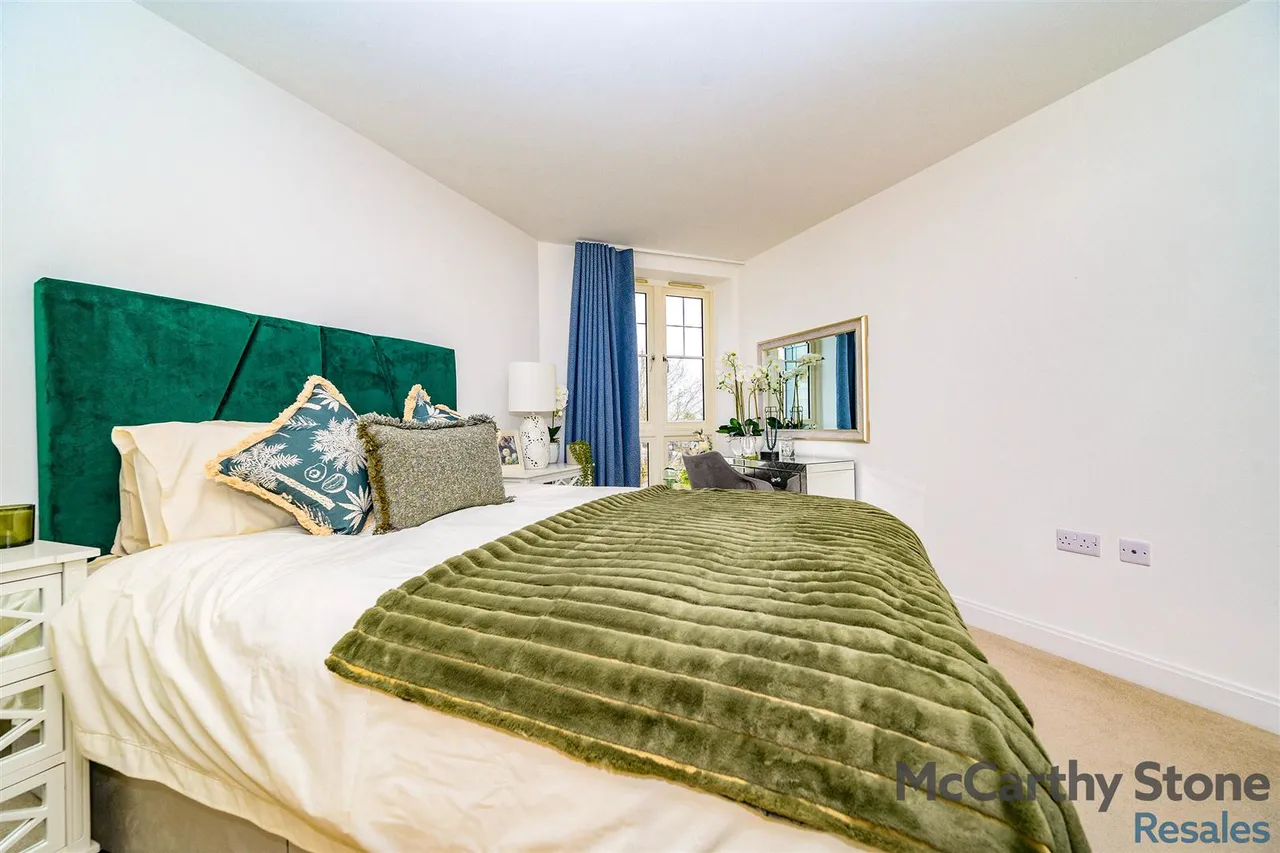 Great North Road, Hatfield, AL9, photo 5