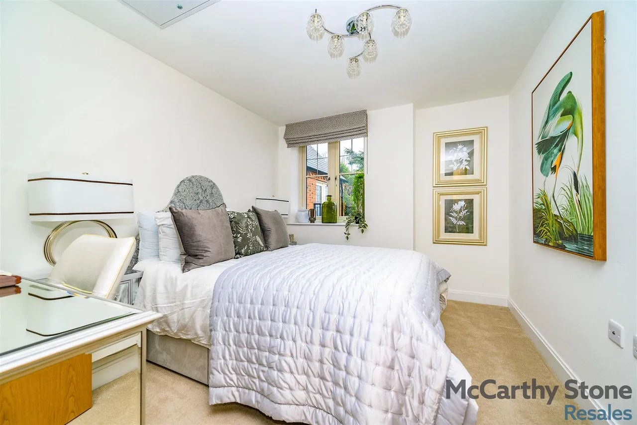 Great North Road, Hatfield, AL9, photo 8