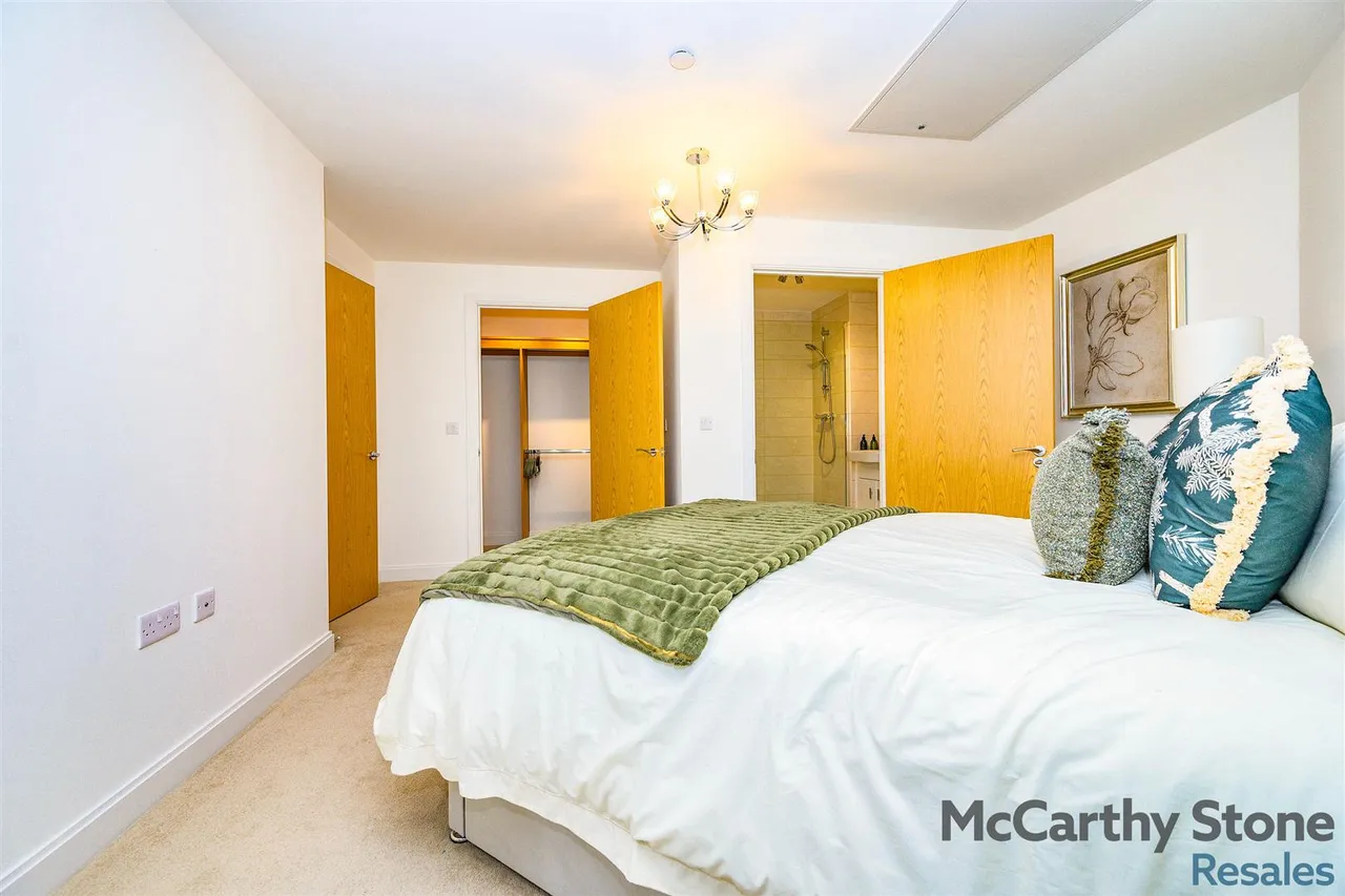 Great North Road, Hatfield, AL9, photo 6