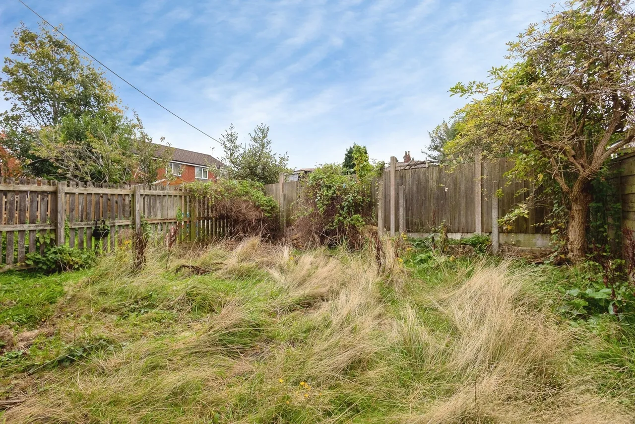 Waddicor Avenue, OL6, photo 12