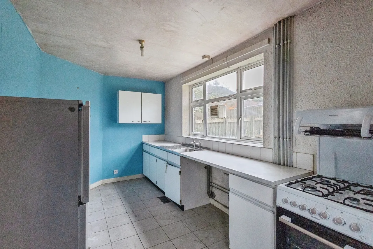 Waddicor Avenue, OL6, photo 5