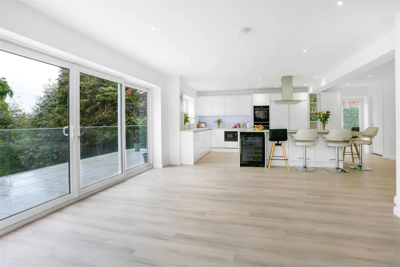 Nonsuch Walk, Cheam, SM2 7LG, photo 10