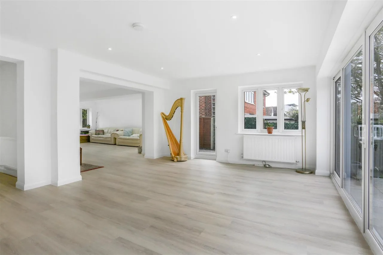 Nonsuch Walk, Cheam, SM2 7LG, photo 5