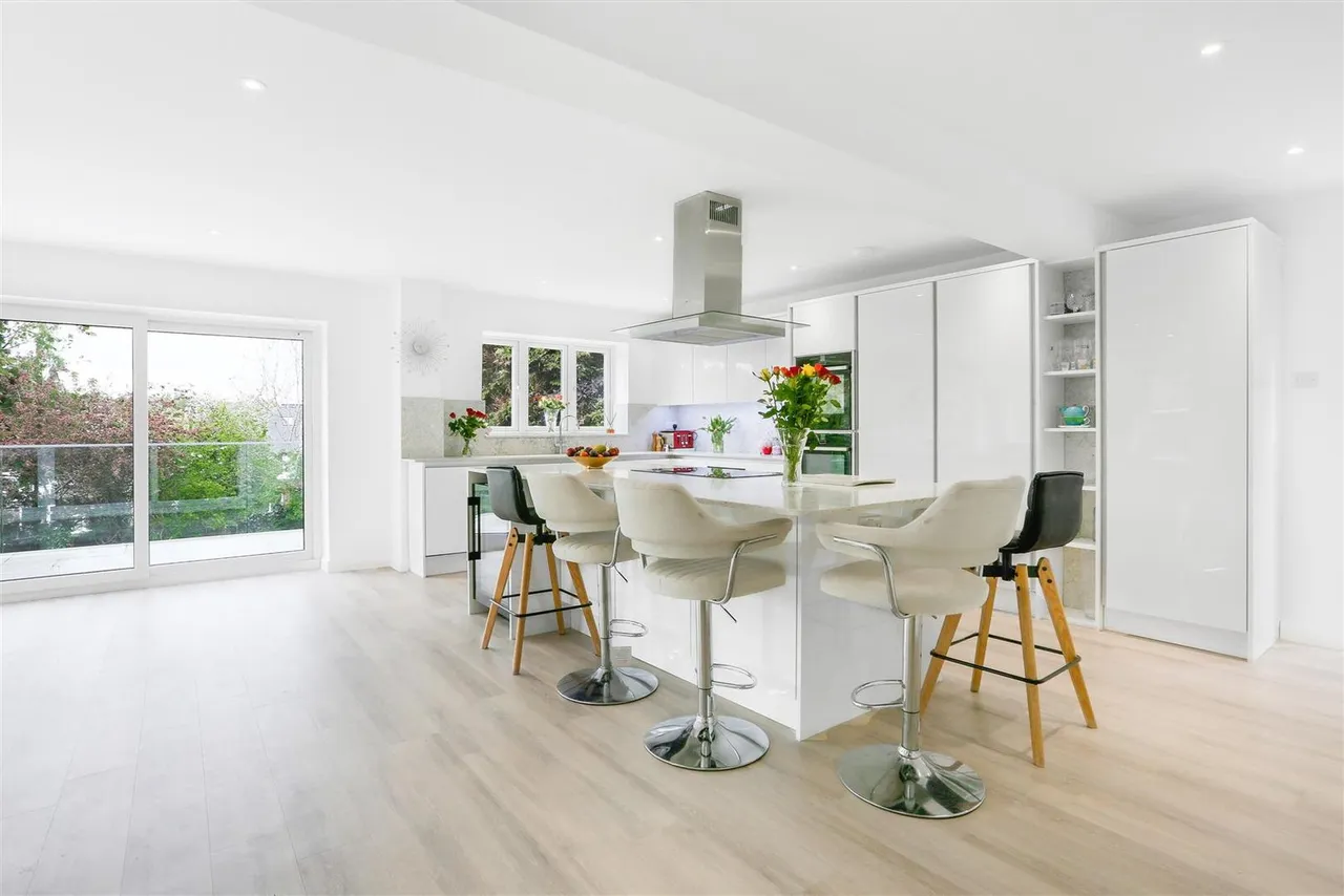 Nonsuch Walk, Cheam, SM2 7LG, photo 9