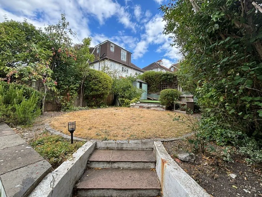 Famet Avenue, Purley CR8 2DN, photo 16