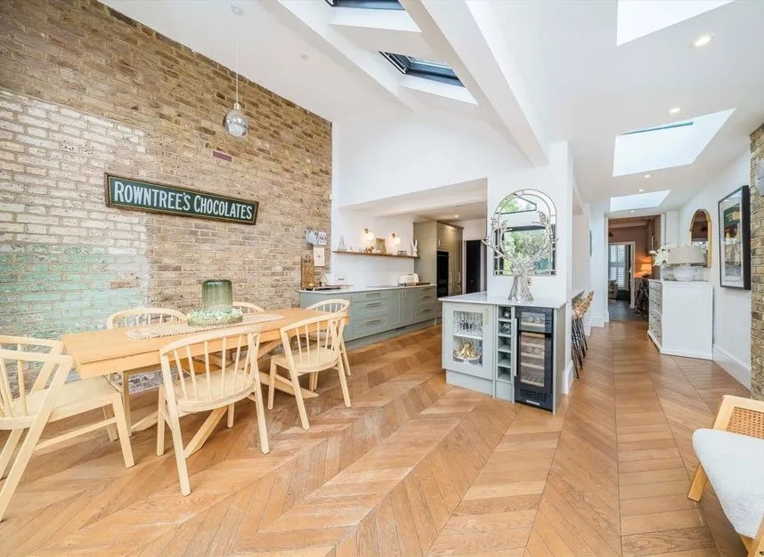 Hook Road, Chessington, KT9, photo 4