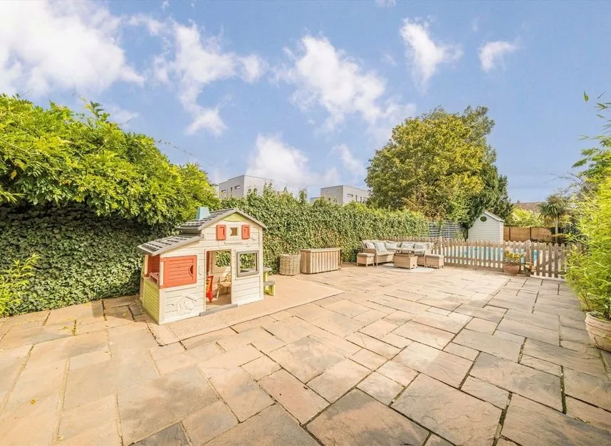 Hook Road, Chessington, KT9, photo 8