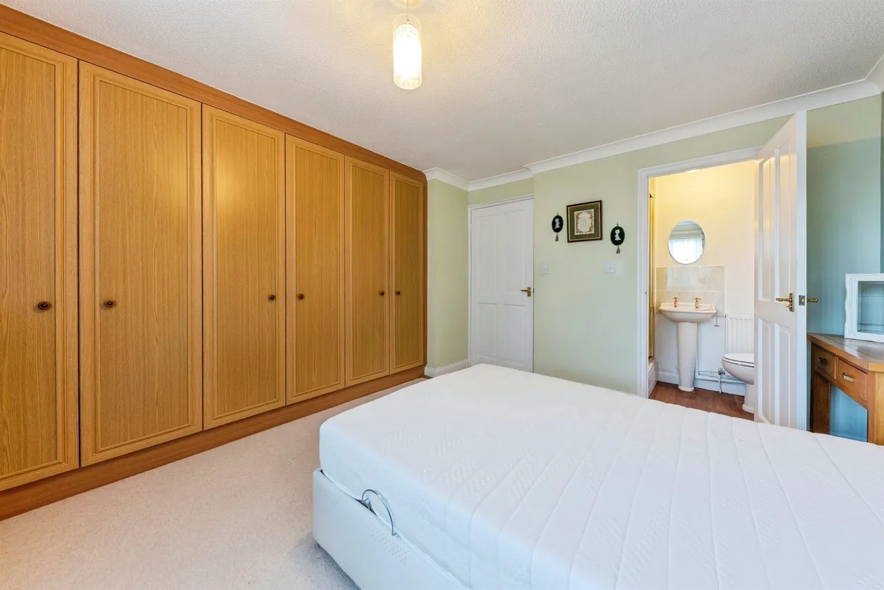 Headland Way, Navenby, Lincoln, photo 11