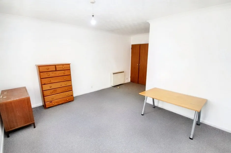 Turnpike Lane, Uxbridge, UB10, photo 2