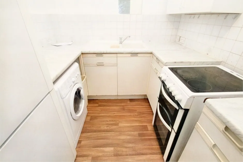 Turnpike Lane, Uxbridge, UB10, photo 3