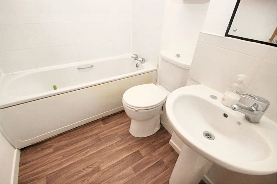 Turnpike Lane, Uxbridge, UB10, photo 4