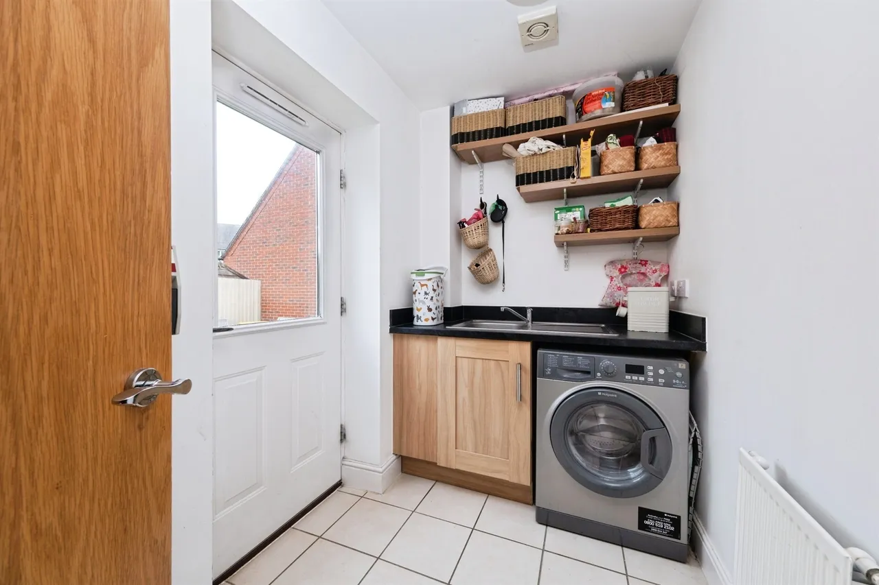 Featherbed Close, Winslow, BUCKINGHAM, photo 7