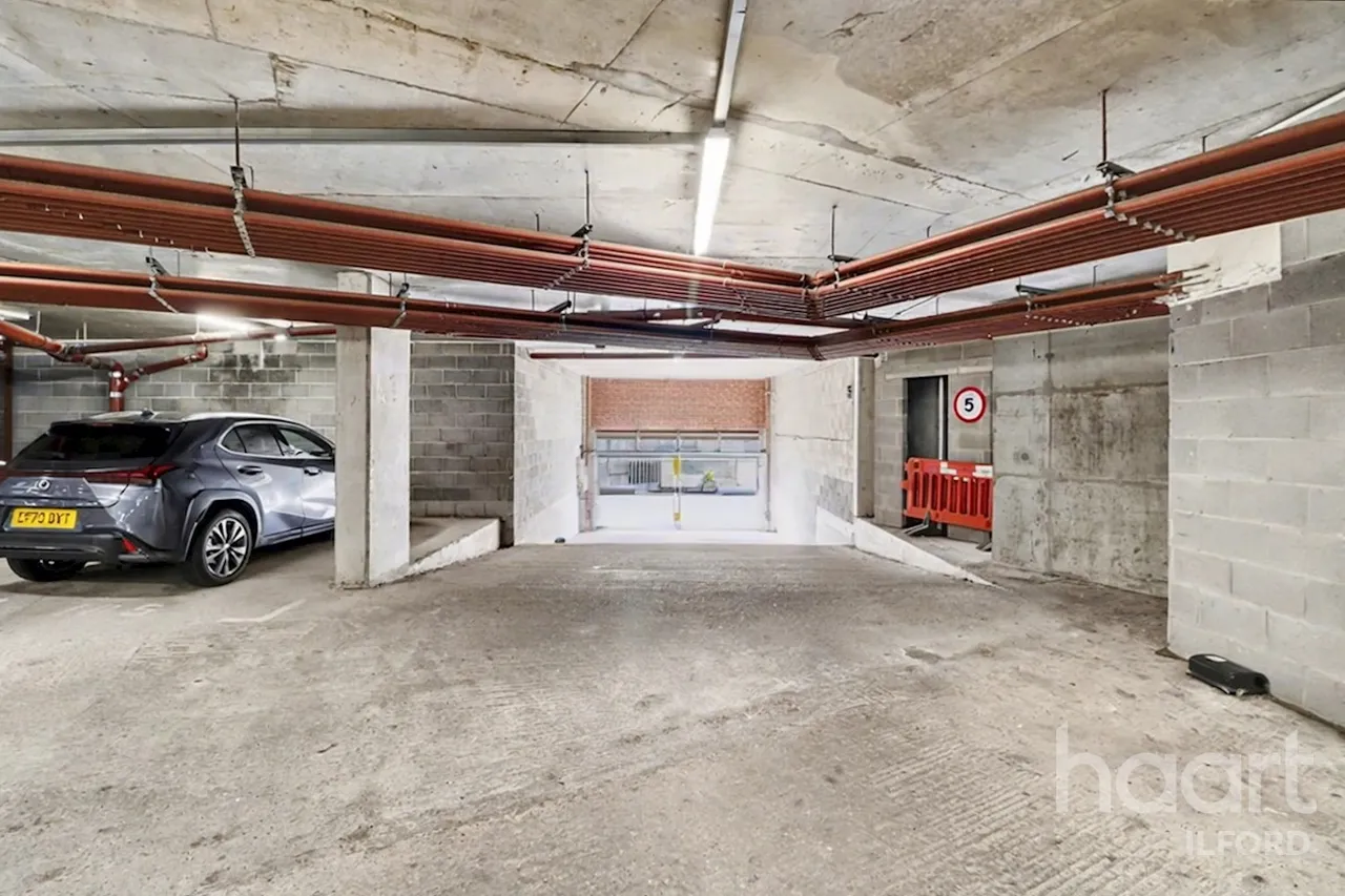 Perth Road, Ilford, IG2, photo 21