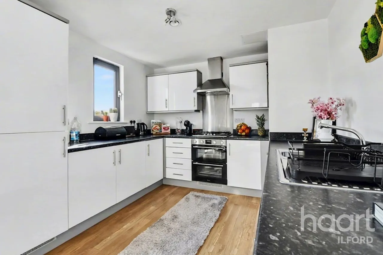 Perth Road, Ilford, IG2, photo 13