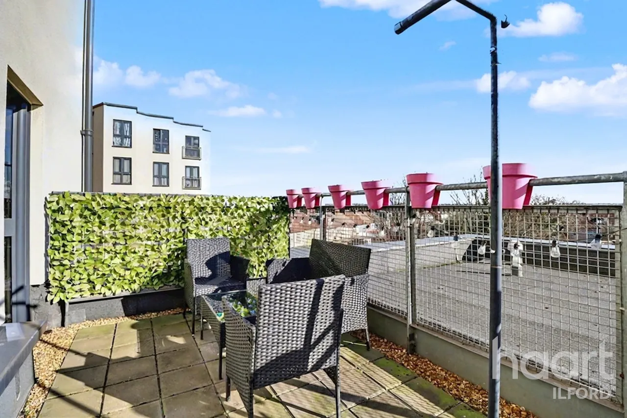1 bed flat for sale, Perth Road, Ilford, IG2