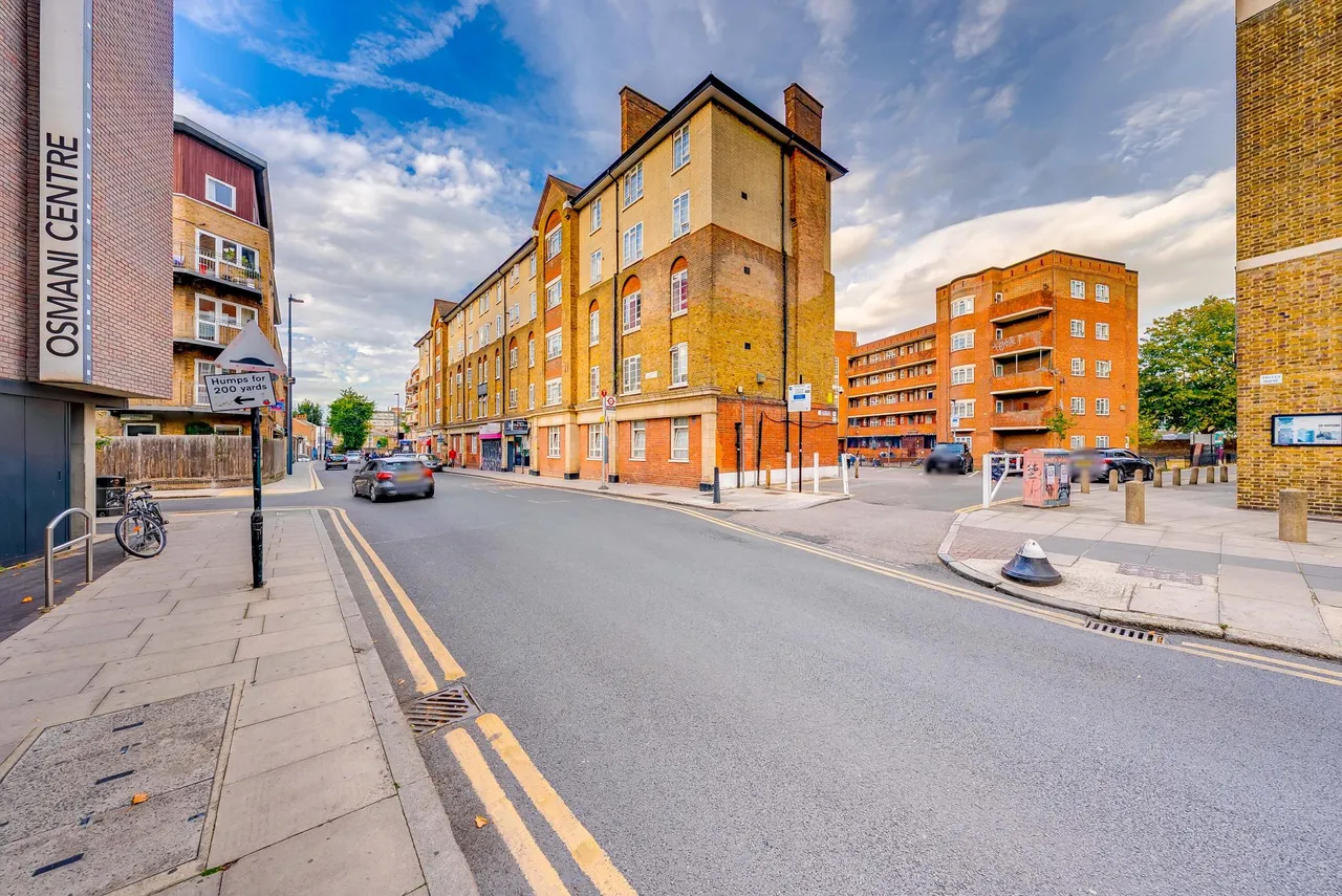 2 bed flat for sale, Vallance Road, London, E1