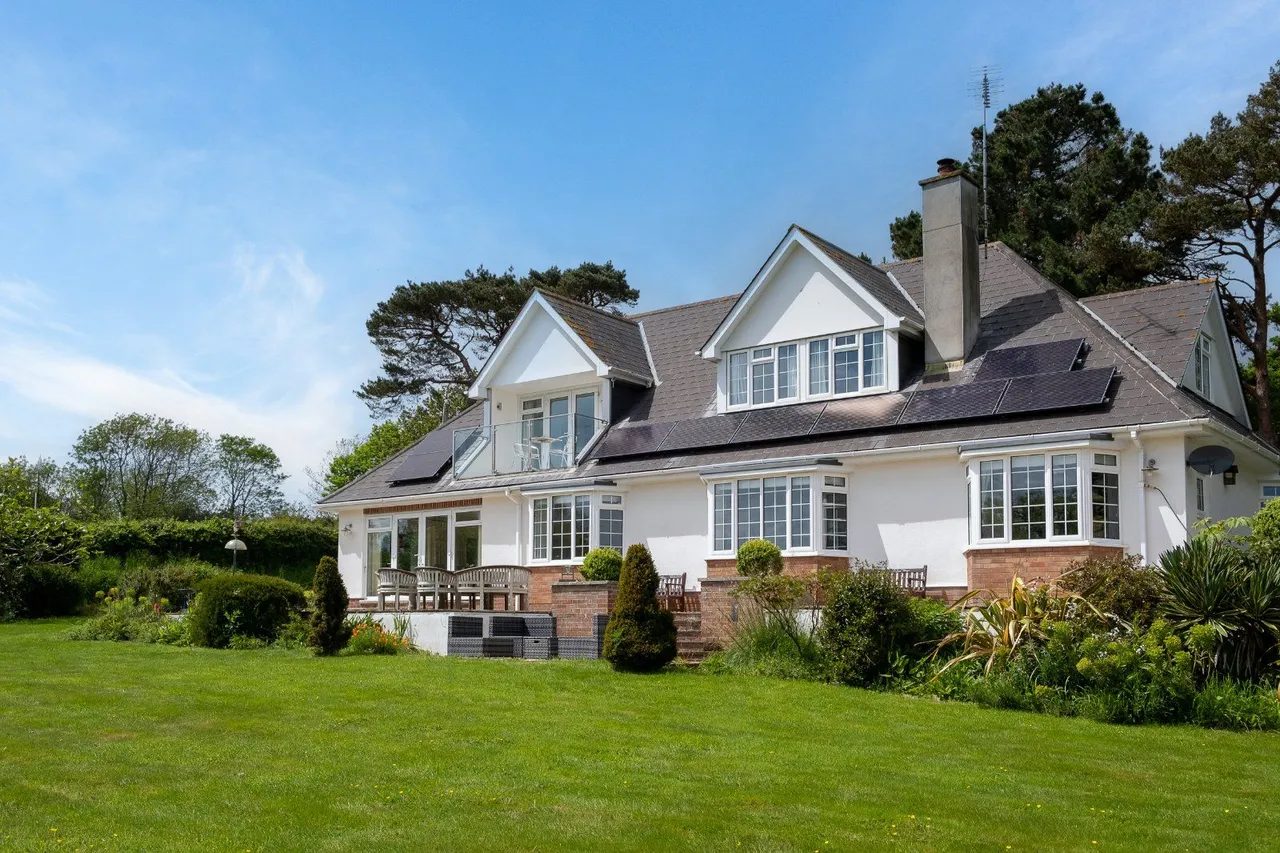 Sidmouth Road, Lyme Regis, Dorset, DT7 3ES, photo 2