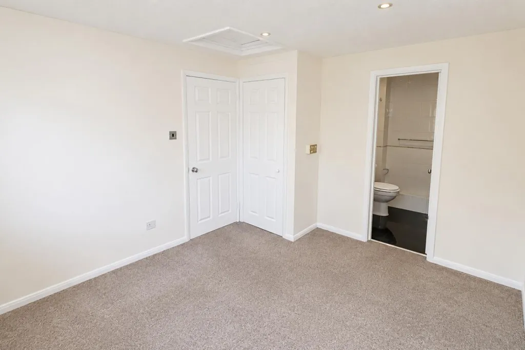 Swan Way, Church Crookham, photo 8