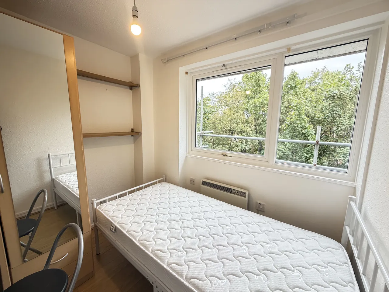 Aylesbury Close, Forest Gate, E7, photo 10