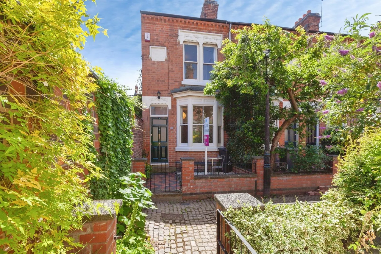 2 bed house for sale — Brookhouse Avenue, Leicester