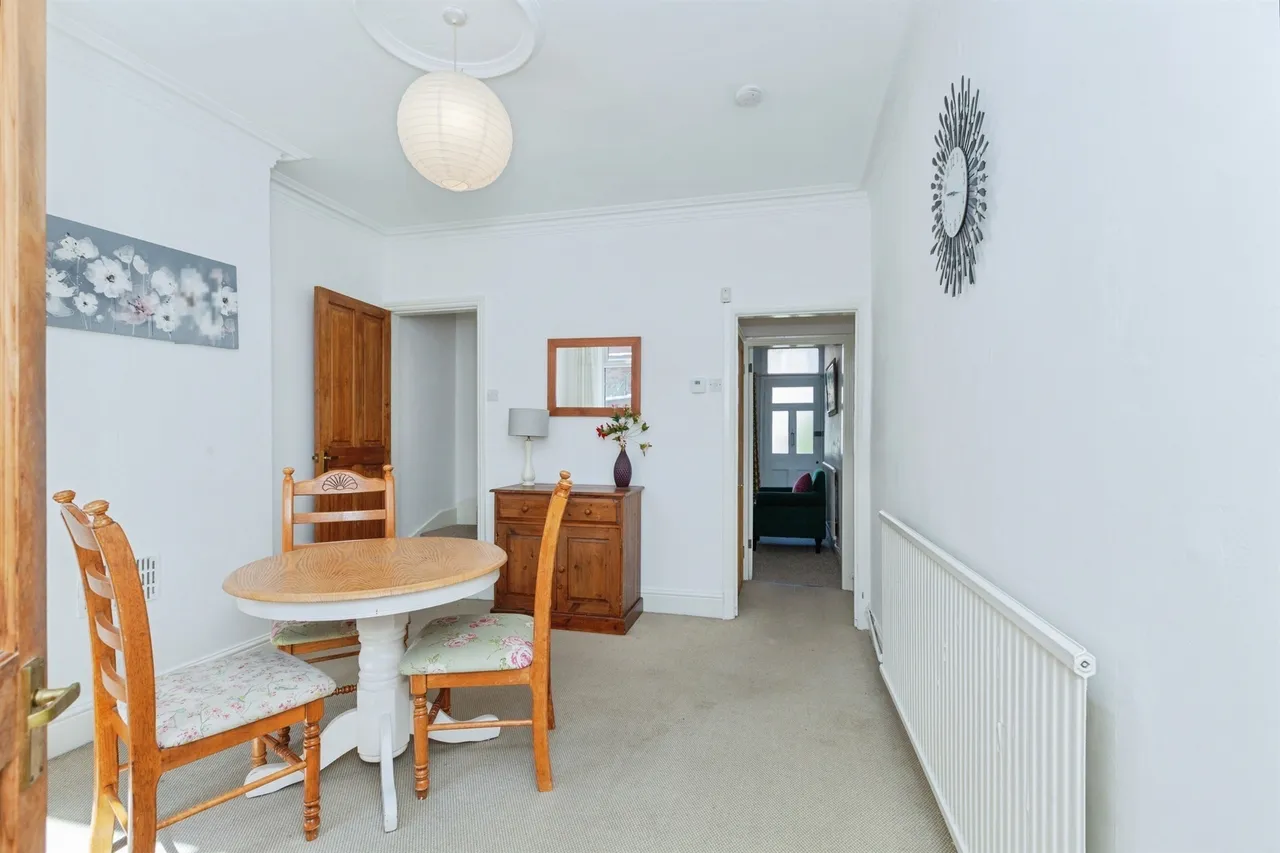 Brookhouse Avenue, Leicester, photo 10