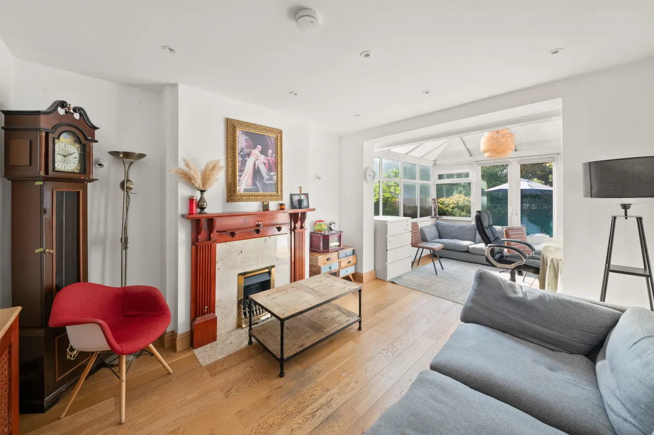 Islip Manor Road, Northolt, UB5, photo 2