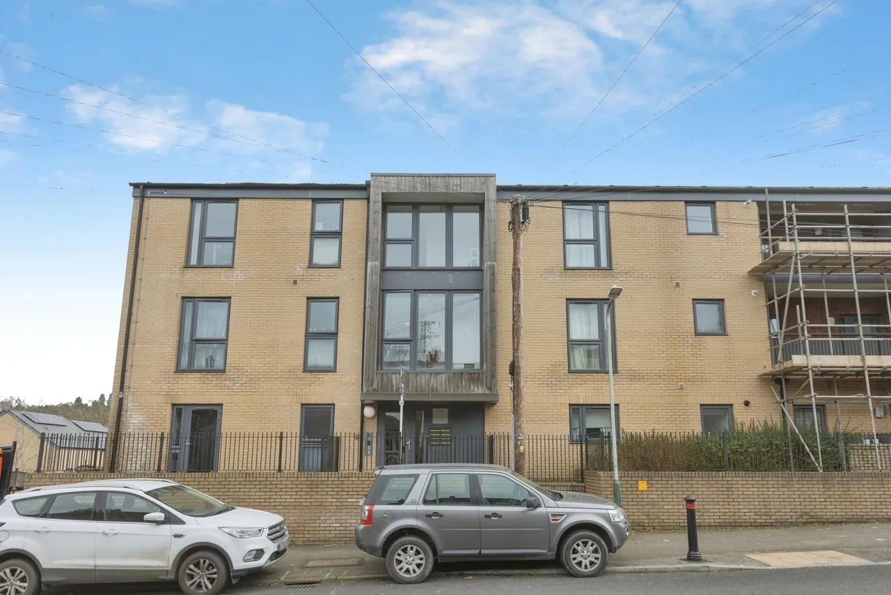 2 bed flat for sale, Greggs Wood Road, Tunbridge Wells, TN2
