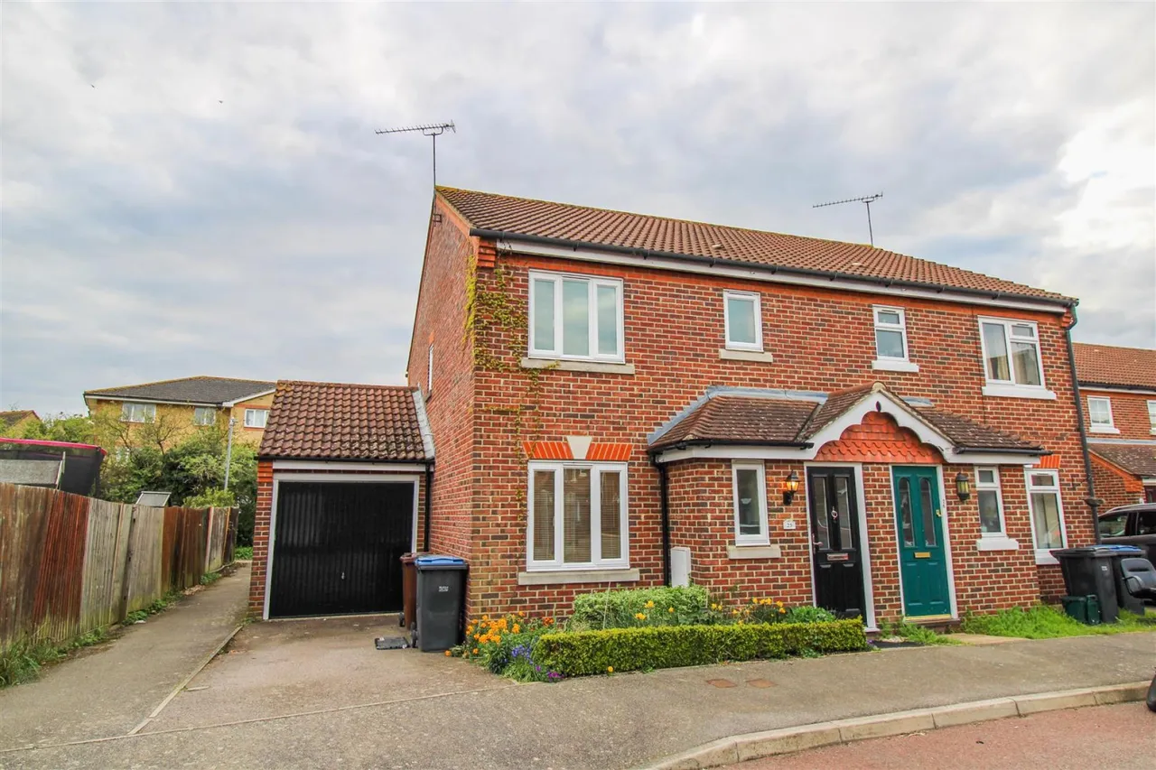 3 bed house to rent, Westbury Rise, Church Langley, CM17