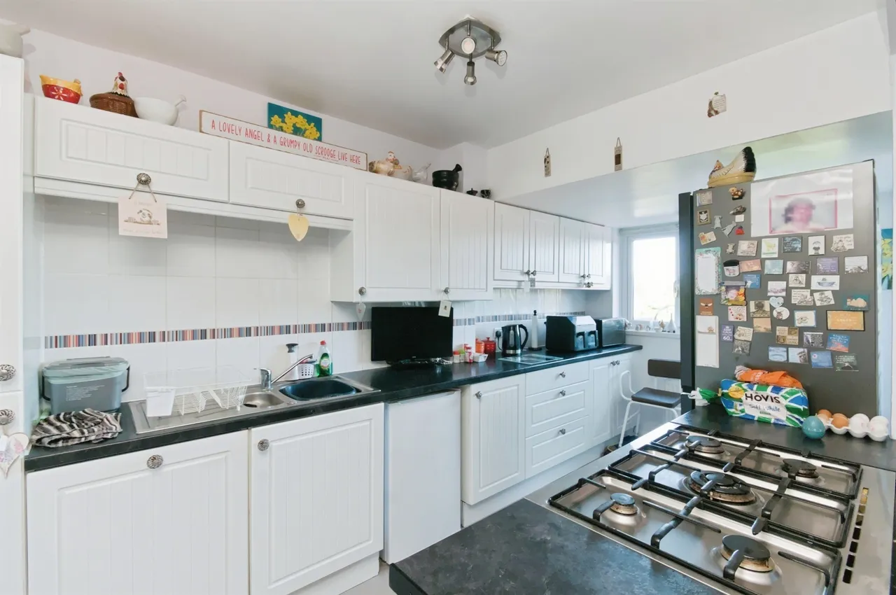 Camber Close, Bexhill-On-Sea, photo 3