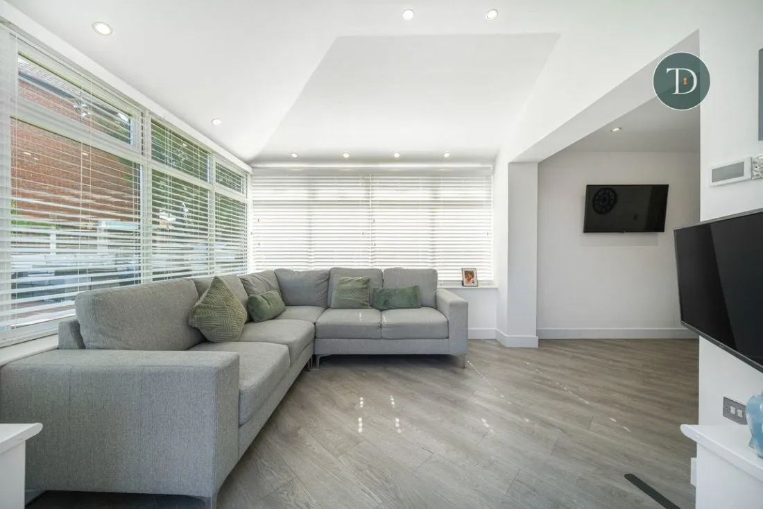 Oxford Close, Great Sutton, CH66 2WE, photo 12