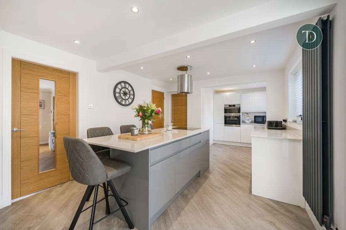 Oxford Close, Great Sutton, CH66 2WE, photo 4