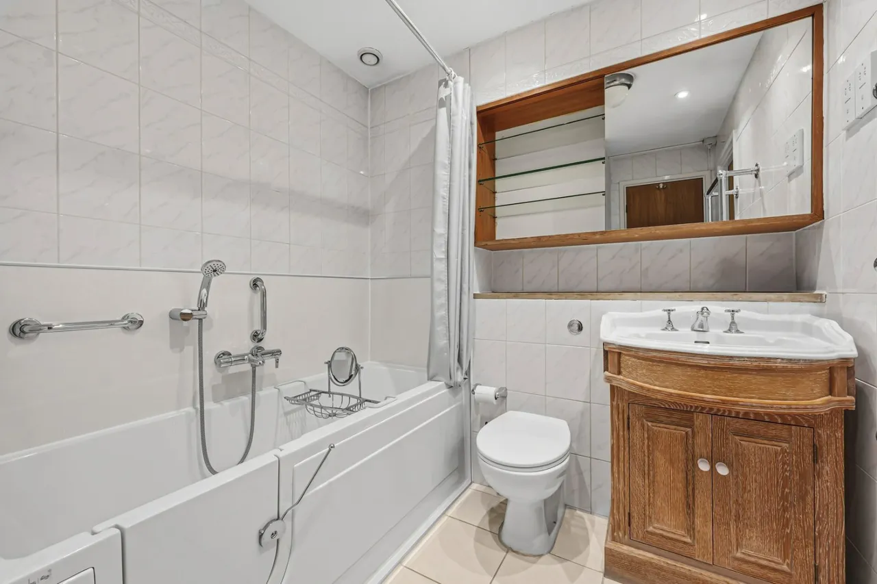 Ferry Street, London, E14, photo 12