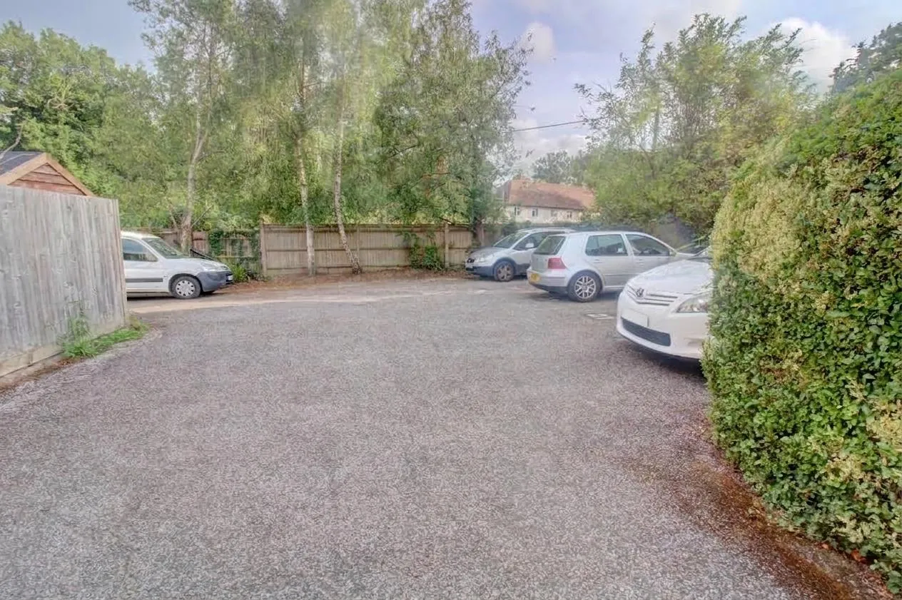 Markham Road, Capel, RH5, photo 10