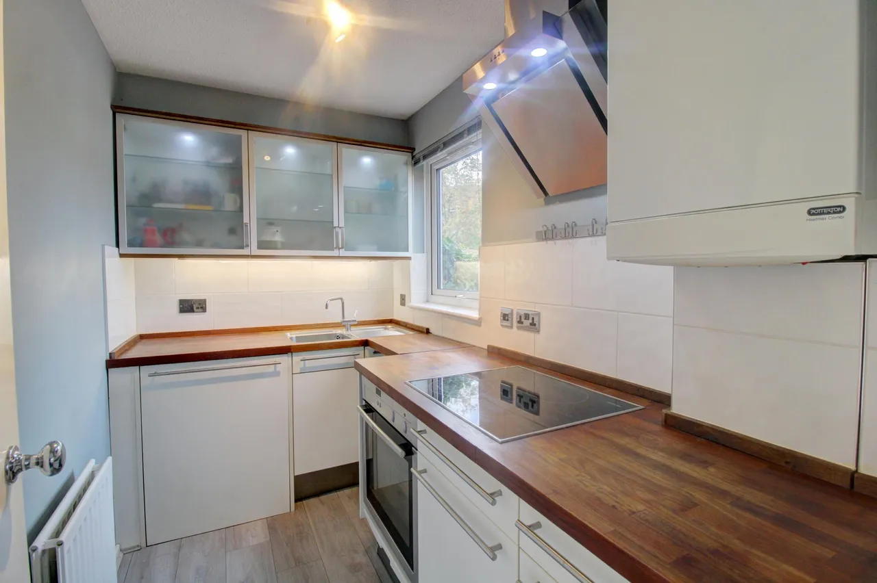 Markham Road, Capel, RH5, photo 6