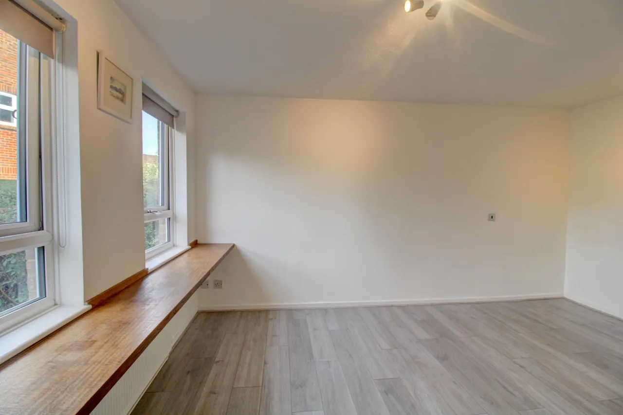 Markham Road, Capel, RH5, photo 4