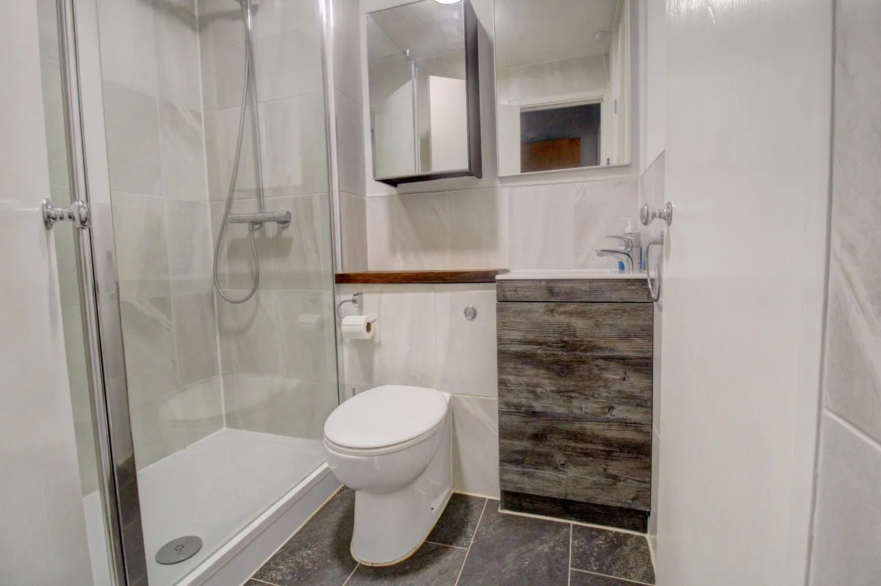 Markham Road, Capel, RH5, photo 8