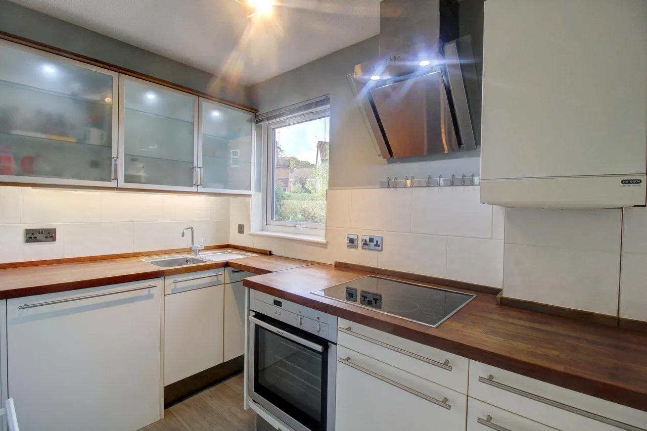 Markham Road, Capel, RH5, photo 2